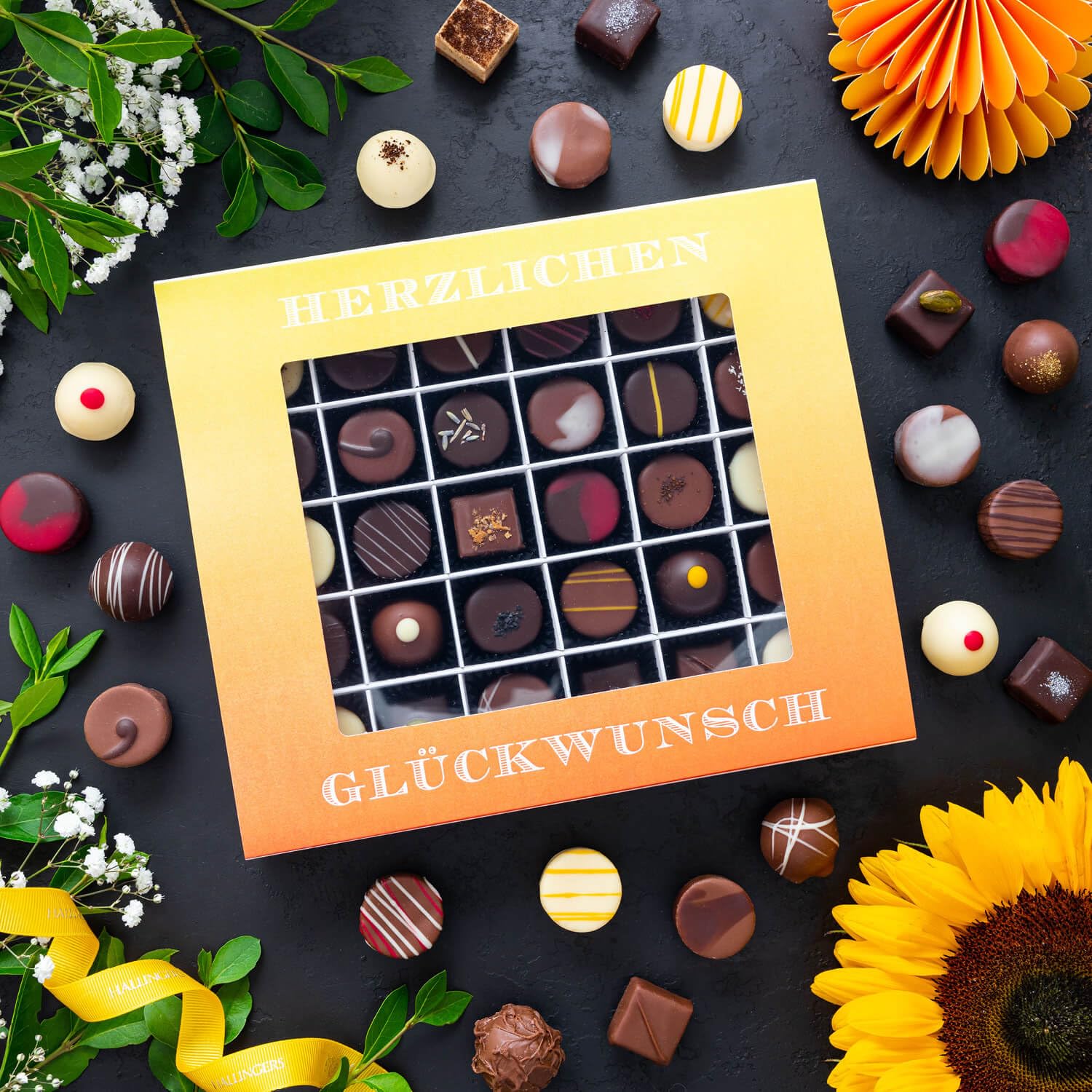 hallingers-pralinen-herzlichen-gl-ckwunsch-geschenkbox-360g image 2