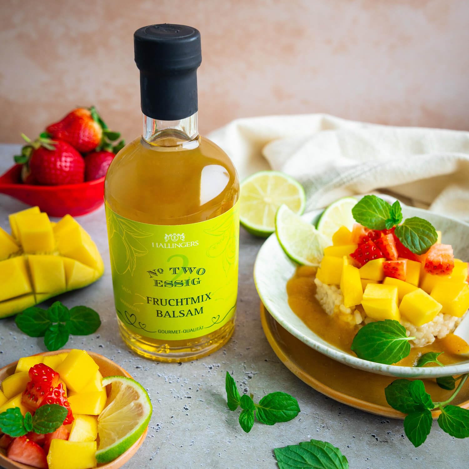 hallingers-sommer-fruchtmix-balsam-essig-geschenkflasche-350ml image 2