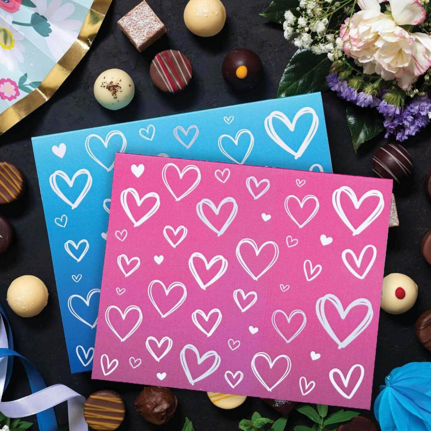 hallingers-pralinen-pink-blue-hearts-2x-geschenkbox-ohne-alkohol image 2